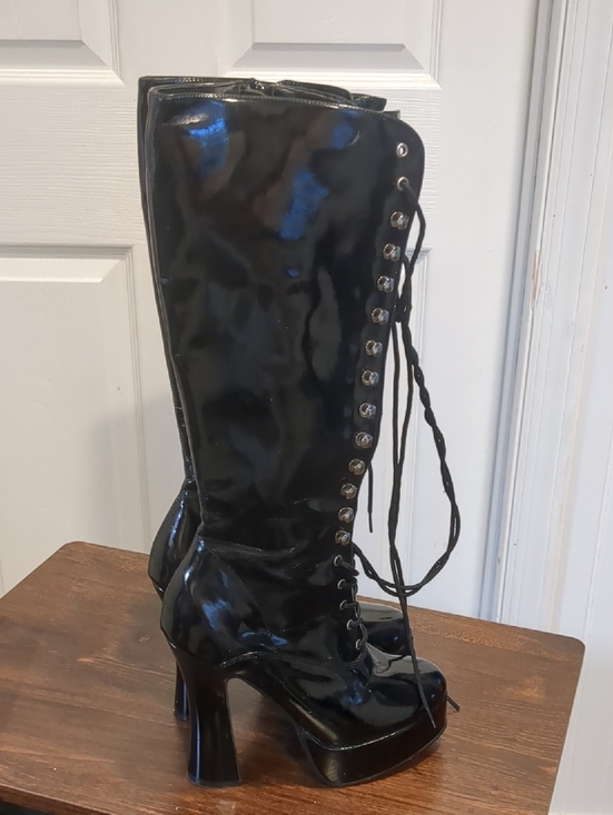 No Label Shoes - Glossy Black Lace-Up Platform Boots